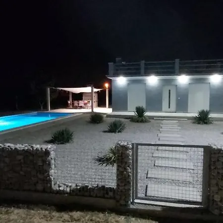 וילה Urban House M & M מוסטר