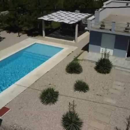 Urban House M & M Villa *