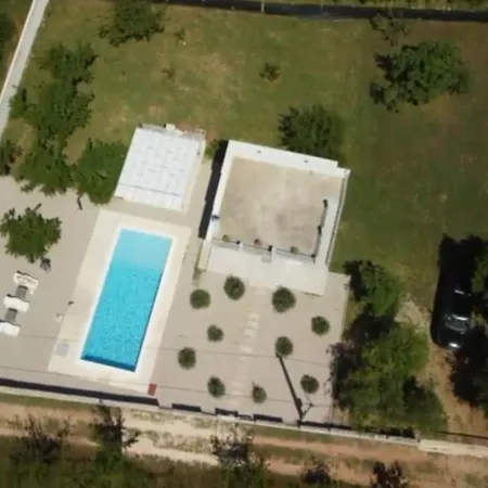 Urban House M & M * Μόσταρ