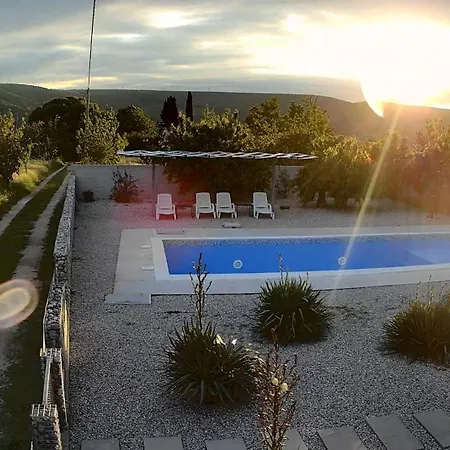 Βίλα Urban House M & M Μόσταρ