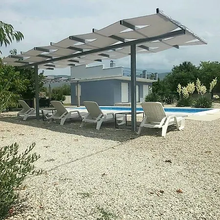 Urban House M & M Μόσταρ