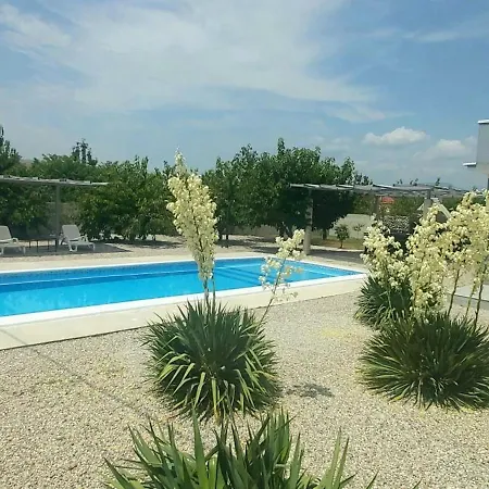 Βίλα Urban House M & M Μόσταρ