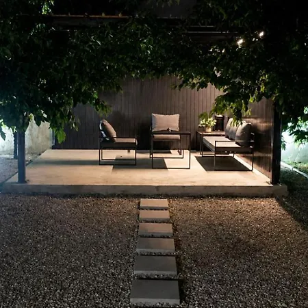 فيلة Urban House M & M موستار
